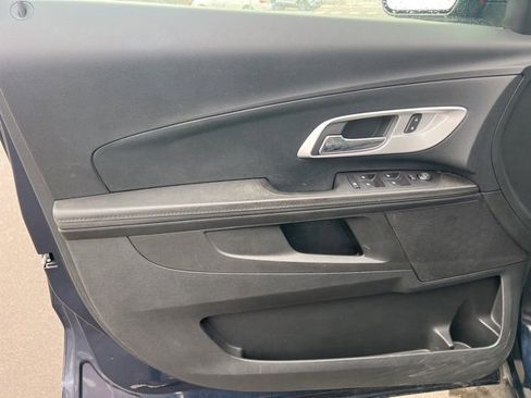 Used 2017 Chevrolet Equinox LT w/ Convenience Package image 17