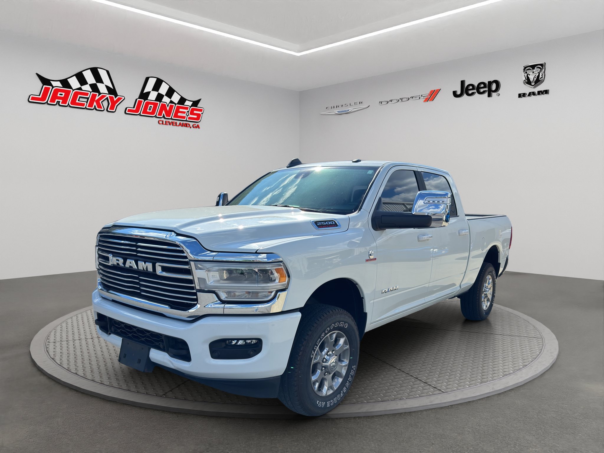 Used 2024 RAM 2500 Laramie AWD/4WD image 1