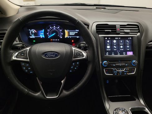 Used 2018 Ford Fusion SE w/ Equipment Group 201A FWD image 22