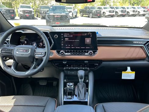 New 2026 GMC Canyon AT4 w/ AT4 Premium Package AWD/4WD image 12