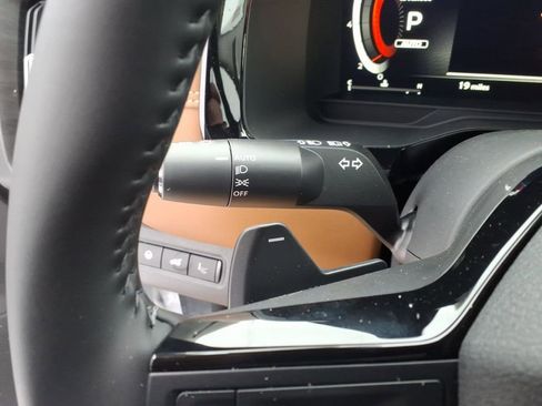 New 2026 Nissan Pathfinder Platinum image 19