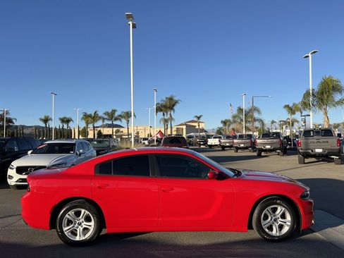 Used 2020 Dodge Charger SXT w/ Driver Convenience Group image 8