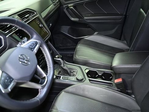 Used 2024 Volkswagen Tiguan SE image 21