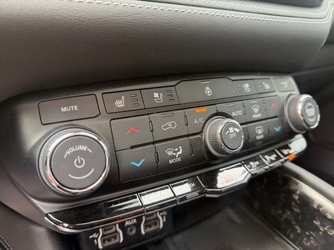 Used 2024 Dodge Durango SRT AWD/4WD image 25