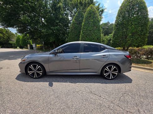 Used 2021 Nissan Sentra SR w/ SR Premium Package FWD image 2