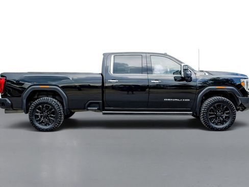 Used 2023 GMC Sierra 2500 Denali w/ Denali Black Diamond Edition AWD/4WD image 5