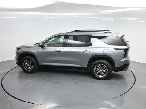 Used 2025 Chevrolet Traverse LT AWD/4WD image 48