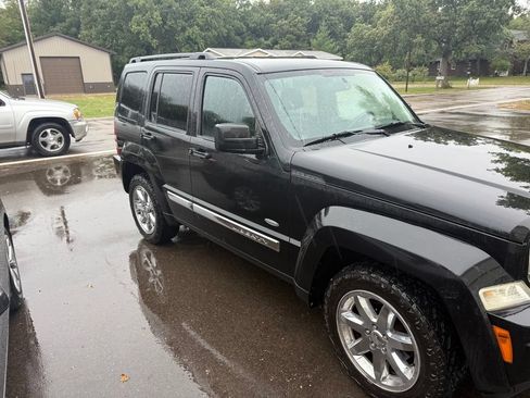 Used 2012 Jeep Liberty Sport AWD/4WD image 6