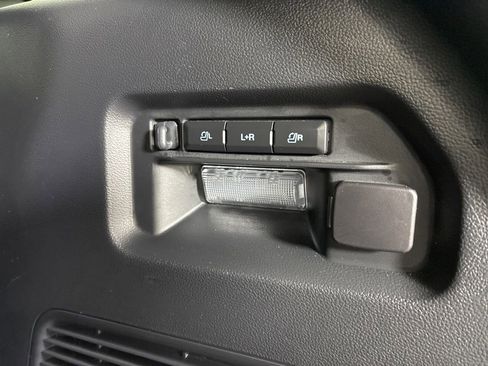 Used 2025 Ford Explorer Platinum image 28