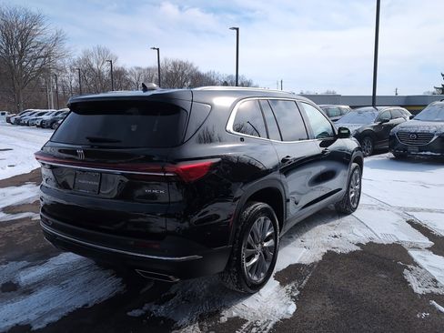 Used 2025 Buick Enclave Preferred image 5