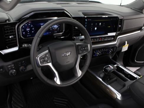 New 2026 Chevrolet Silverado 1500 LT Trail Boss w/ LT Trail Boss Premium Package AWD/4WD image 9