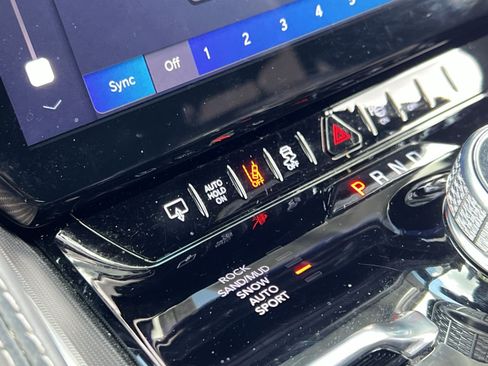 Used 2022 Jeep Grand Wagoneer Series II AWD/4WD image 43