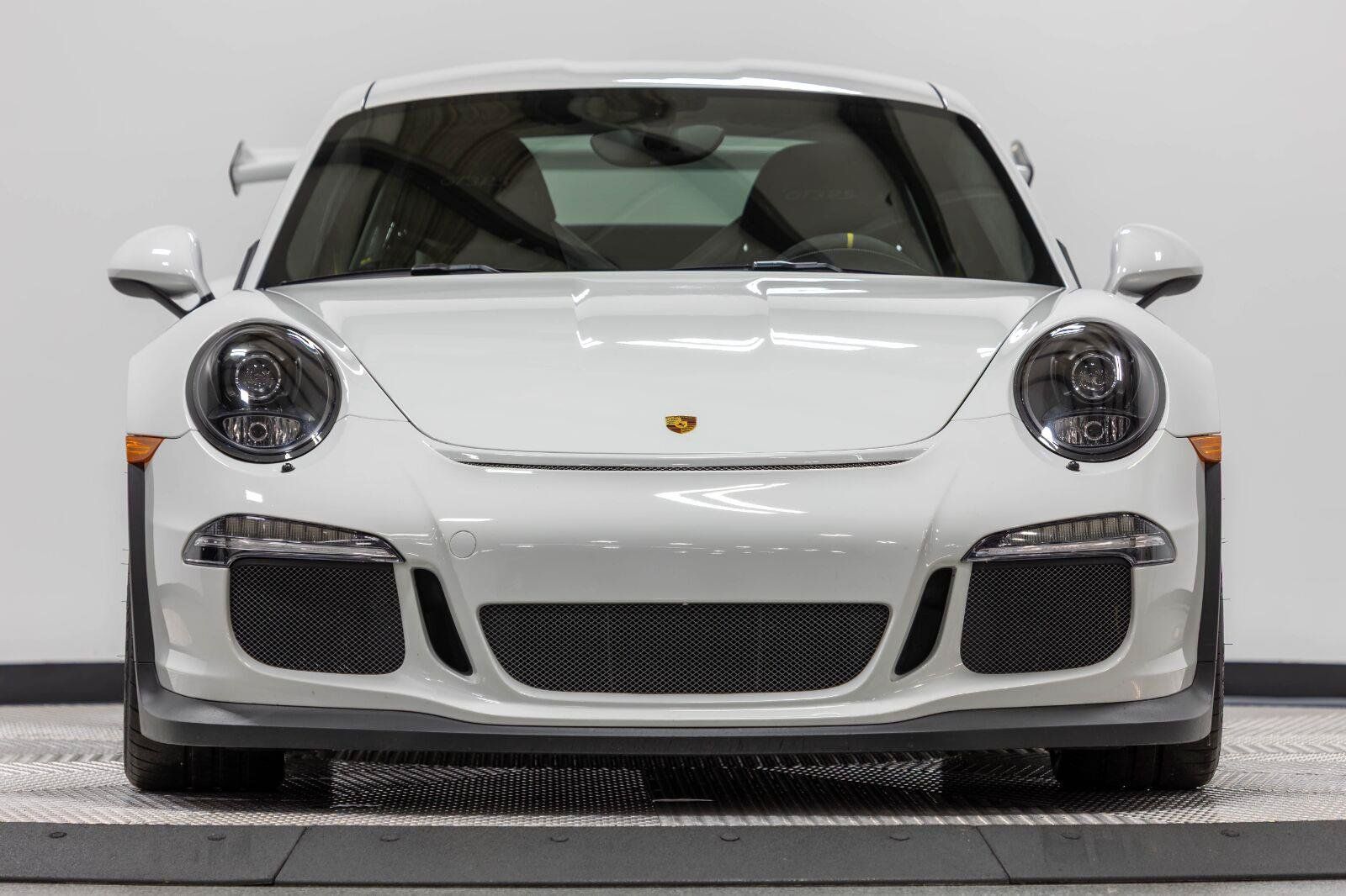 Used 2016 Porsche 911 GT3 RS RWD image 5