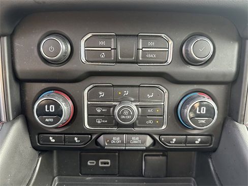 Used 2023 Chevrolet Suburban RST w/ Sport Performance Package image 23