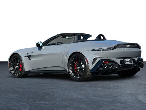 Used 2026 Aston Martin V8 Vantage Coupe RWD image 2