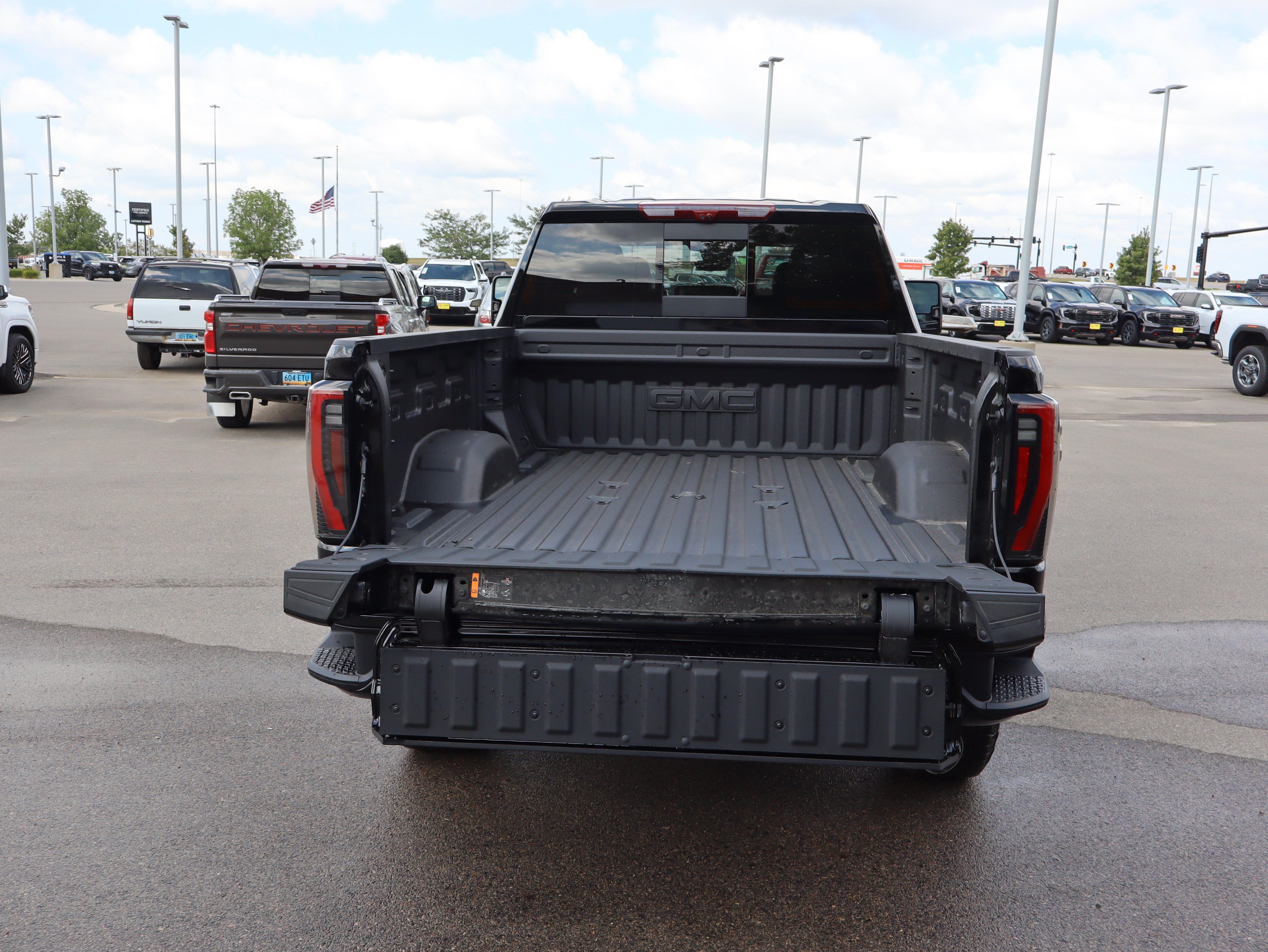 New 2026 GMC Sierra 2500 AT4 w/ AT4 Premium Plus Package AWD/4WD image 16