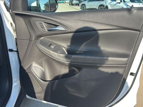 Used 2025 Buick Encore GX Preferred FWD image 23