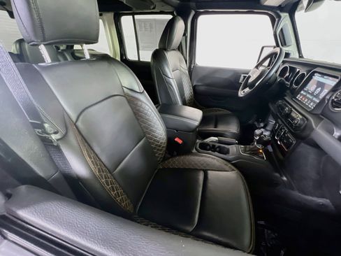 Used 2020 Jeep Wrangler Unlimited Sahara AWD/4WD image 27