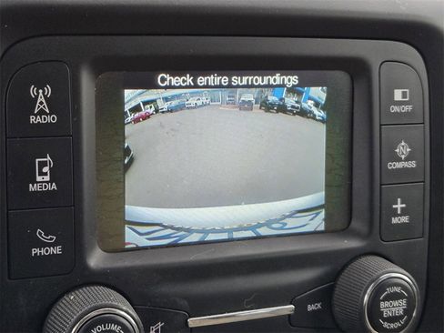 Used 2015 Jeep Renegade Latitude image 15