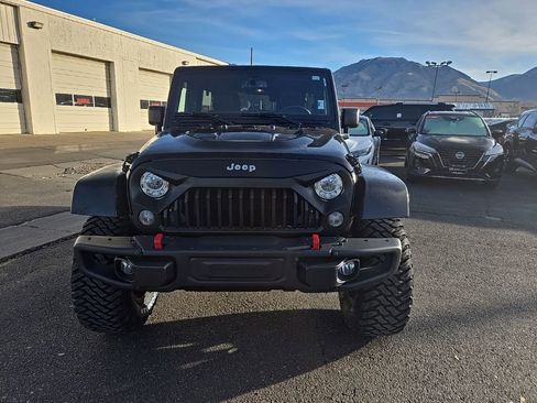 Used 2017 Jeep Wrangler Unlimited Rubicon image 2