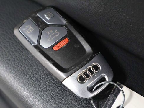 Used 2023 Audi Q5 2.0T Premium w/ Convenience Package AWD/4WD image 39