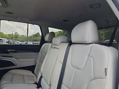 Used 2024 Kia Telluride EX FWD image 15