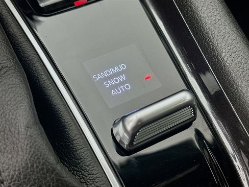 Certified 2025 Jeep Compass Sport image 21