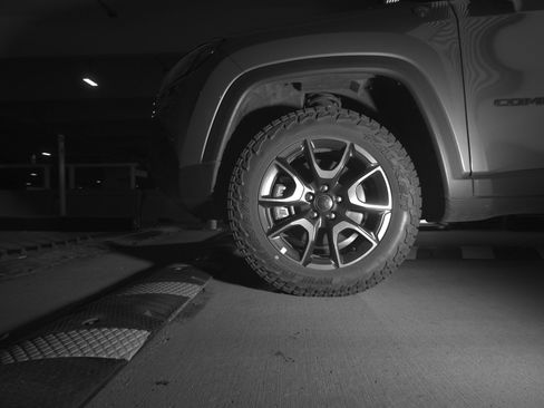 Used 2025 Jeep Compass Trailhawk image 12