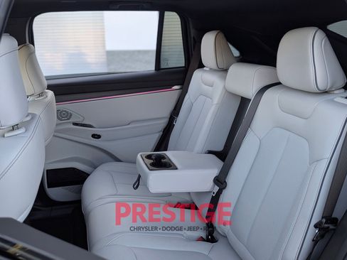 Used 2025 Jeep Wagoneer S Limited AWD/4WD image 33