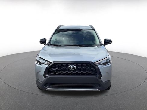 Used 2025 Toyota Corolla Cross LE FWD image 4