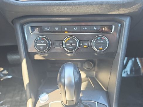 Used 2021 Volkswagen Tiguan SEL w/ 2-Row Tiguan MDO Package AWD/4WD image 18