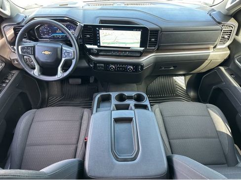 Certified 2025 Chevrolet Silverado 2500 LT w/ Convenience Package image 27