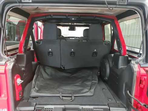 Used 2022 Jeep Wrangler Unlimited Sport AWD/4WD image 12