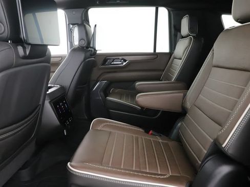 Used 2026 GMC Yukon XL Denali Ultimate AWD/4WD image 31