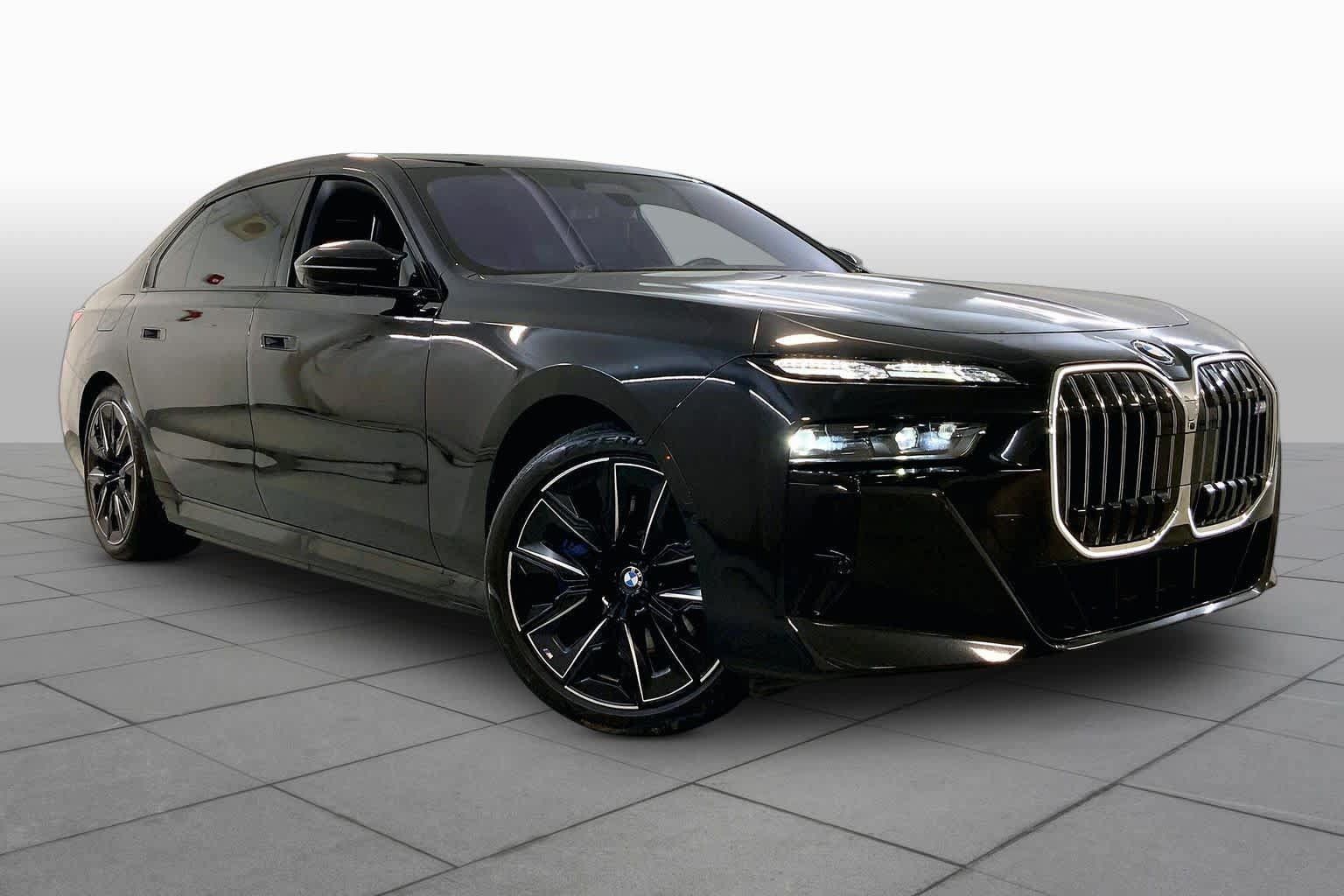 Used 2024 BMW i7 xDrive60 AWD/4WD image 2