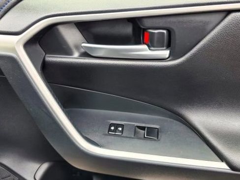 Used 2019 Toyota RAV4 XSE AWD/4WD image 33