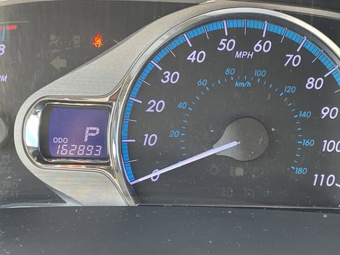 Used 2014 Toyota Sienna XLE image 23