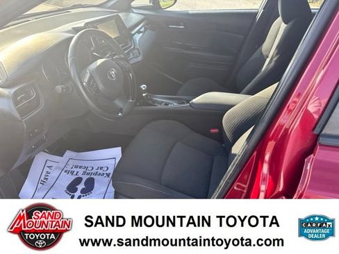 Used 2018 Toyota C-HR XLE FWD image 12