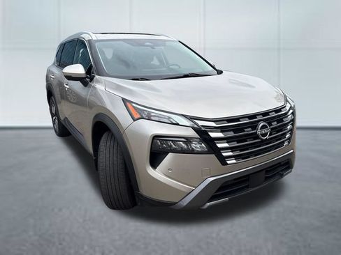 Used 2024 Nissan Rogue SL AWD/4WD image 5