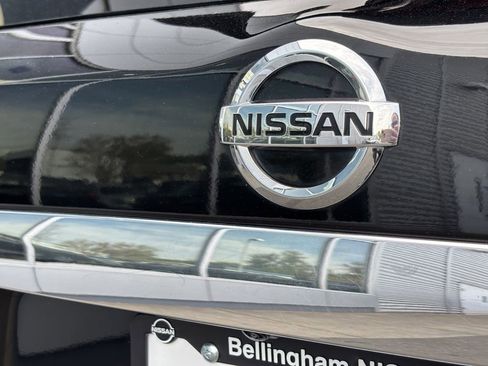 Used 2018 Nissan Pathfinder Platinum AWD/4WD image 10