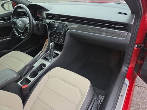 Used 2021 Volkswagen Passat 2.0T R-Line image 22