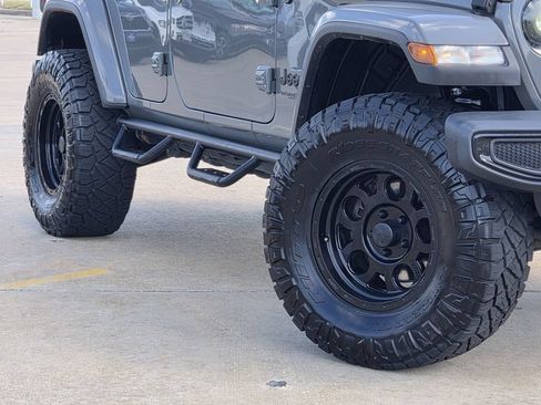 Used 2020 Jeep Wrangler Unlimited Sahara AWD/4WD image 11