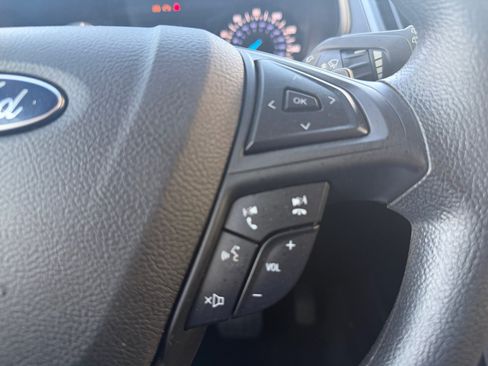 Used 2017 Ford Edge SE FWD image 18