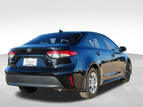 Used 2025 Toyota Corolla LE image 8