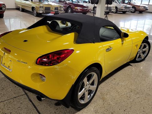 Used 2007 Pontiac Solstice Convertible w/ Premium Package RWD image 36