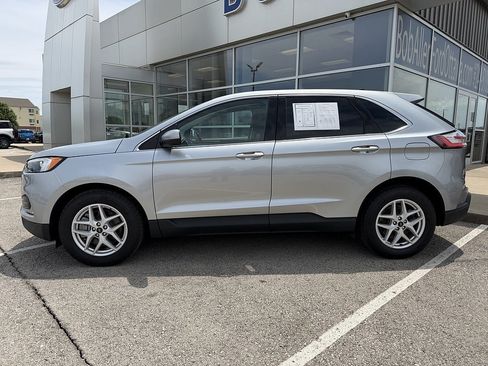 Used 2023 Ford Edge SEL w/ Convenience Package AWD/4WD image 2