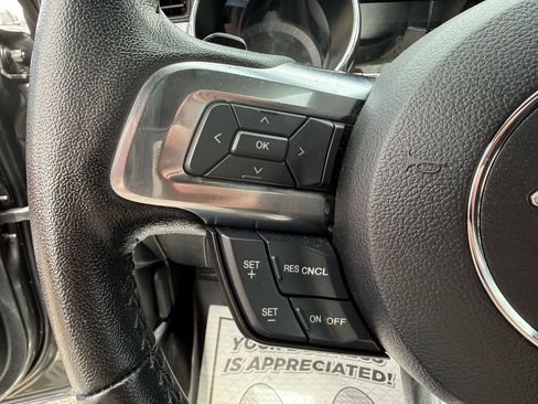 Used 2017 Ford Mustang GT RWD image 9