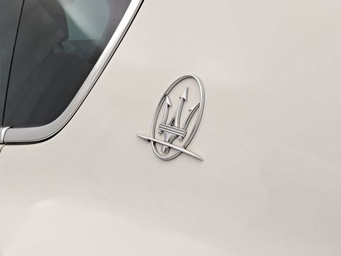 Used 2019 Maserati Levante S image 5