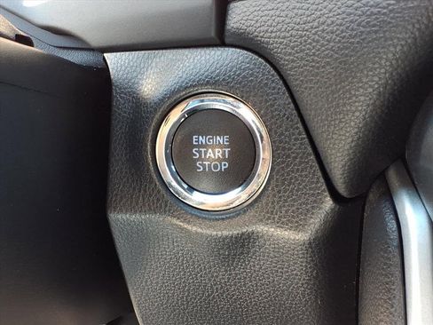 Used 2022 Toyota RAV4 XLE Premium image 43