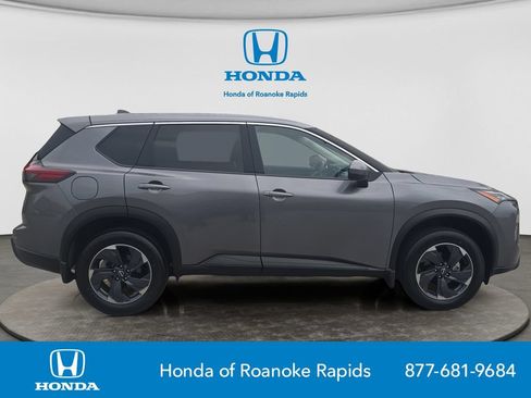 Used 2024 Nissan Rogue SV AWD/4WD image 6